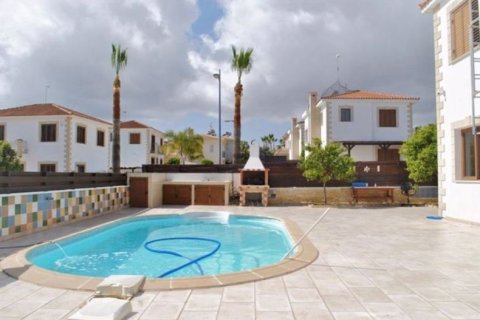 3 bedrooms Villa in Paralimni, Cyprus No. 104507 9