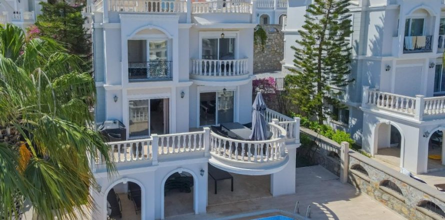 5 rooms Villa in Antalya, Turkey No. 21179