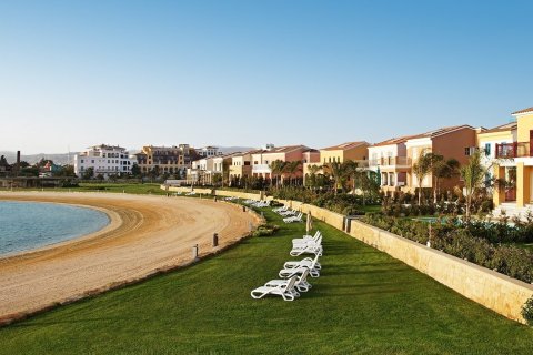 4 bedrooms Villa in Limassol, Cyprus No. 37969 4