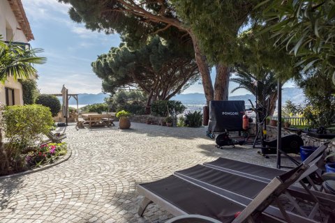 4 dormitorios House en Cannes, France No. 77068 3