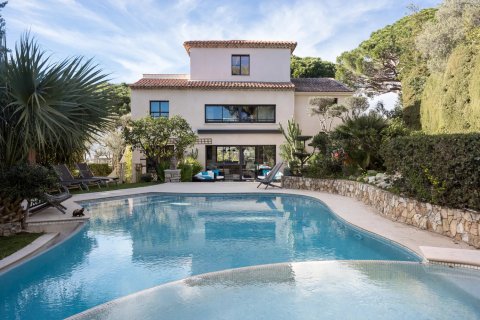 4 dormitorios House en Cannes, France No. 77068 1