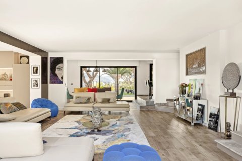 4 dormitorios House en Cannes, France No. 77068 5