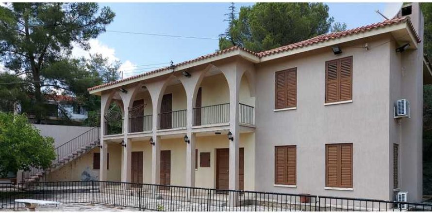 4 bedrooms Villa in Moniatis, Cyprus No. 30029