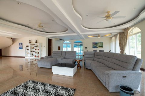 5 bedrooms House in Chiang Mai, Thailand No. 97757 13