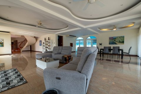 5 bedrooms House in Chiang Mai, Thailand No. 97757 12