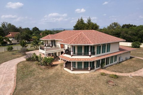 5 bedrooms House in Chiang Mai, Thailand No. 97757 3