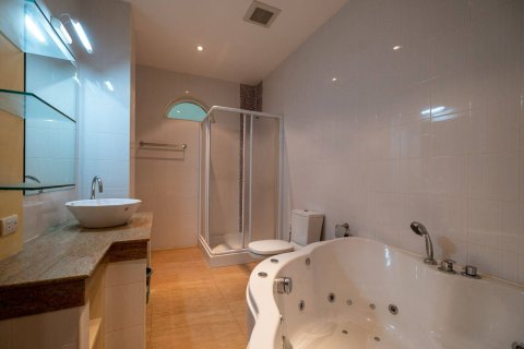 5 bedrooms House in Chiang Mai, Thailand No. 97757 18