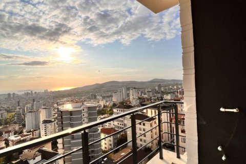 3 bedrooms Apartment in Kartal, Turkey No. 14432