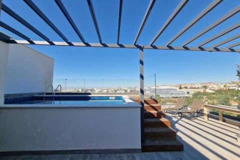 2 bedrooms Penthouse in Germasogeia, Cyprus No. 102560 1
