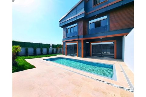 4 dormitorios Villa en Silivri, Turkey No. 125285
