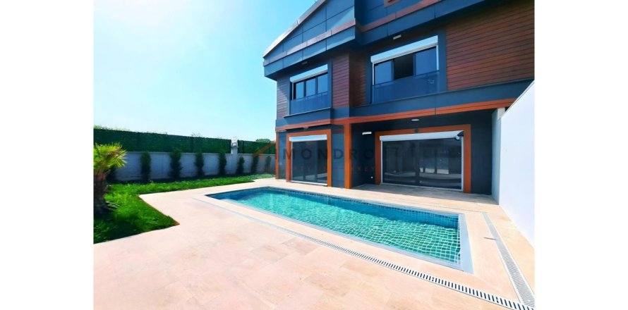 4 dormitorios Villa en Silivri, Turkey No. 125285