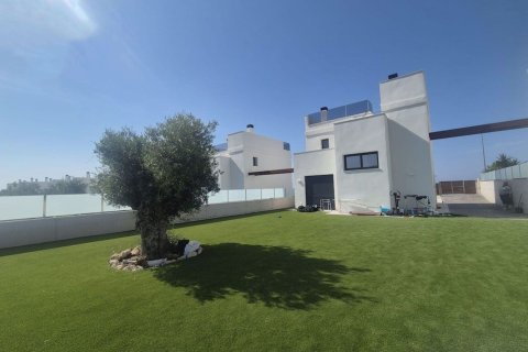 3 bedrooms Villa in Alicante, Spain No. 128273