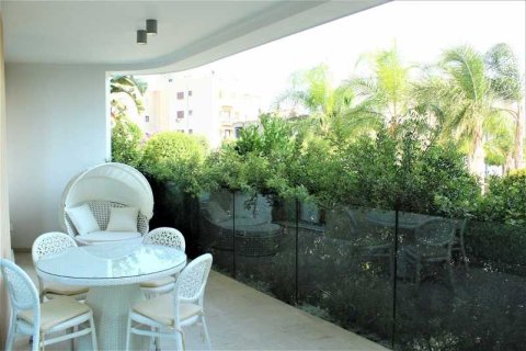 2 bedrooms Apartment in Agios Tychonas, Cyprus No. 34279 1