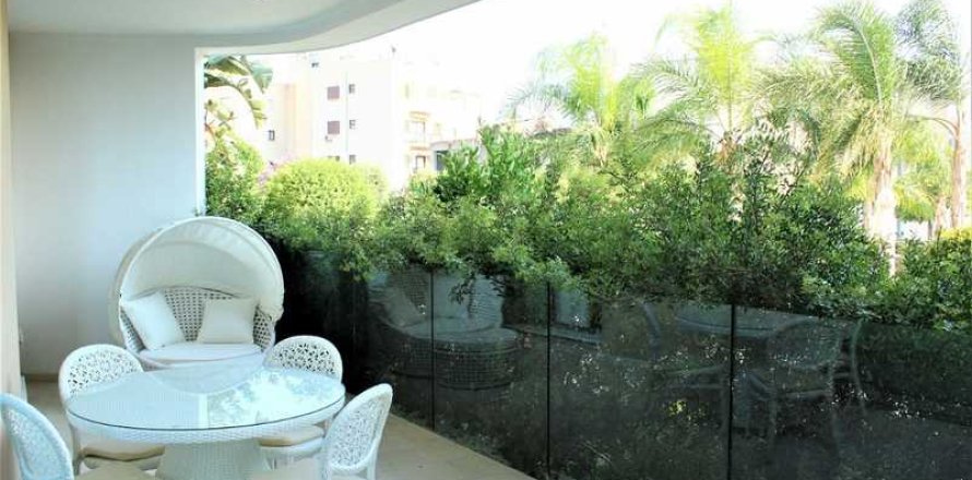 2 bedrooms Apartment in Agios Tychonas, Cyprus No. 34279