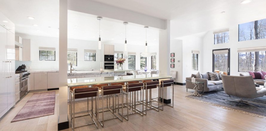 5 dormitorios House en Avon, USA No. 62043