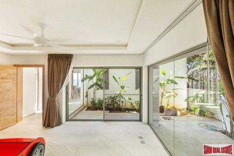 5 bedrooms Villa in Kata, Thailand No. 96672 11