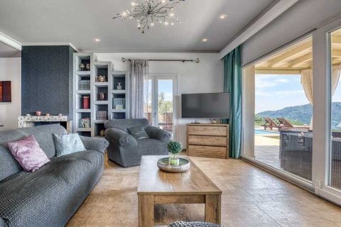 3 bedrooms Villa in Corfu, Greece No. 107686 10