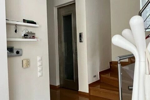 5 bedrooms House in Ekali, Greece No. 108364 9