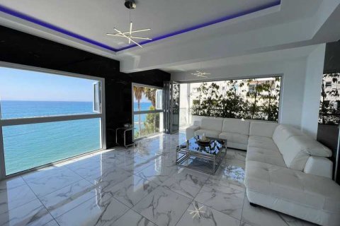 3 dormitorios Apartment en Limassol, Cyprus No. 35004 8