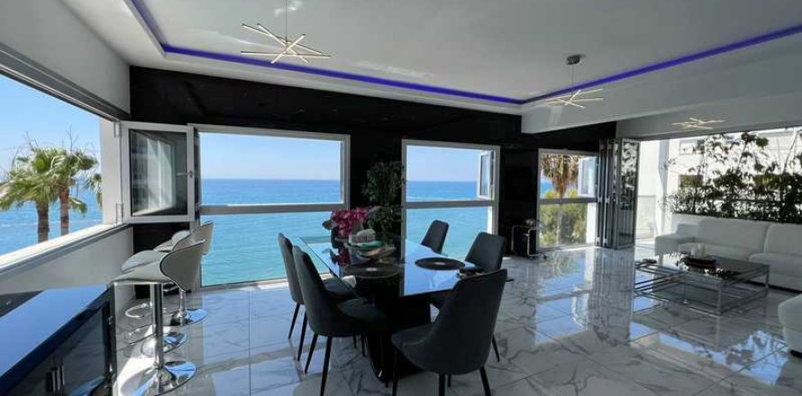 3 dormitorios Apartment en Limassol, Cyprus No. 35004