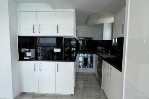 3 dormitorios Apartment en Limassol, Cyprus No. 35004 12