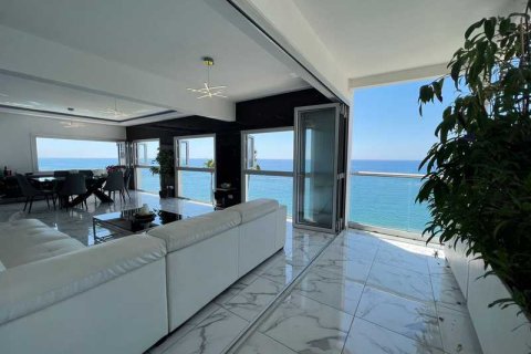 3 dormitorios Apartment en Limassol, Cyprus No. 35004 5