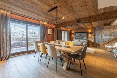 4 chambres Appartement à Les Allues, France No. 99668 2