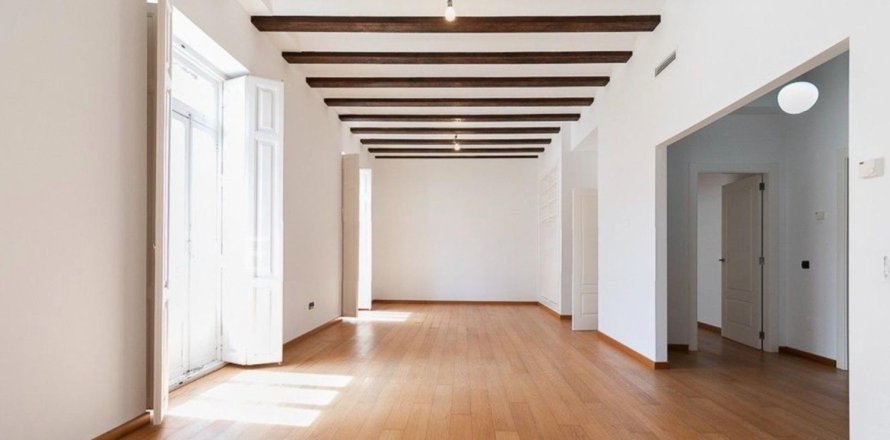 3 bedrooms Apartment in Valencia, Spain No. 110673