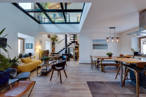 Дом с 5 спальнями в Бур-Сен-Морис, Франция №99936 4