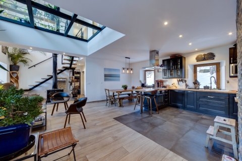 Дом с 5 спальнями в Бур-Сен-Морис, Франция №99936 2