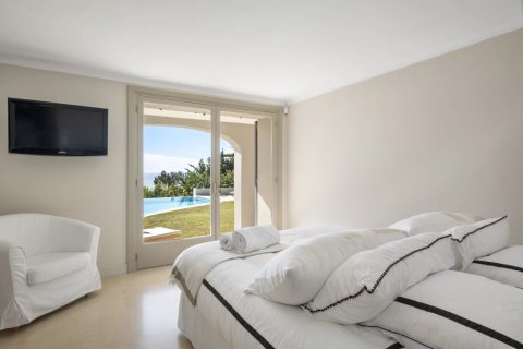 6 bedrooms Villa in Cannes, France No. 80600 11