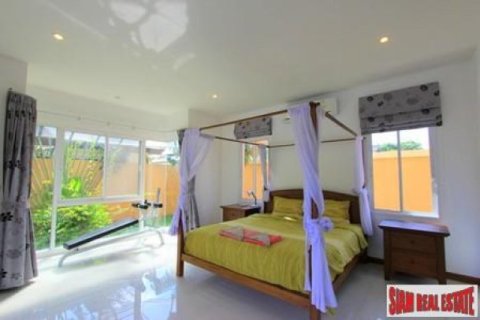 4 bedrooms Villa in Rawai, Thailand No. 95660 3