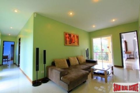 4 bedrooms Villa in Rawai, Thailand No. 95660 14