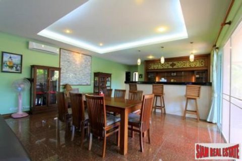 4 bedrooms Villa in Rawai, Thailand No. 95660 10