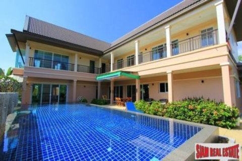 4 bedrooms Villa in Rawai, Thailand No. 95660 1