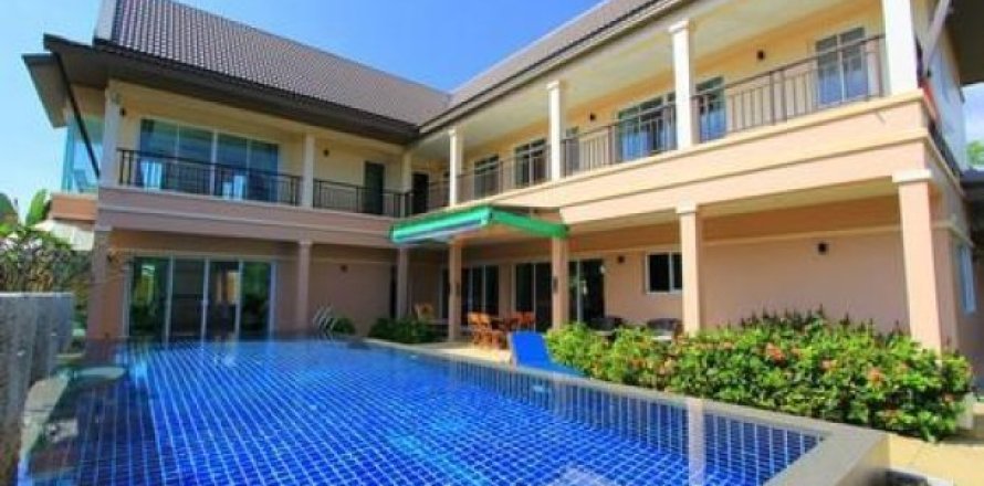 4 bedrooms Villa in Rawai, Thailand No. 95660