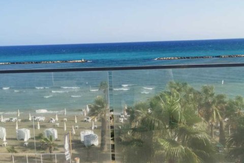 2 chambres Appartement à Larnaca, Cyprus No. 66657 9