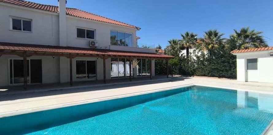 5 bedrooms House in Pervolia, Cyprus No. 101394