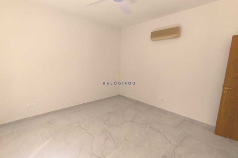 5 bedrooms House in Pervolia, Cyprus No. 101394 12