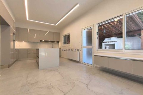 5 bedrooms House in Pervolia, Cyprus No. 101394 10