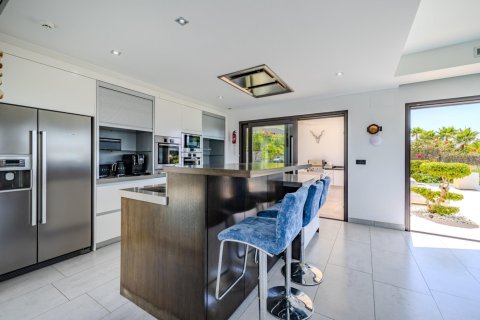 5 bedrooms Villa in My Loc, Vietnam No. 83752 3