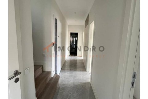 5 bedrooms Apartment in Hai Ba Trung, Vietnam No. 17419 6