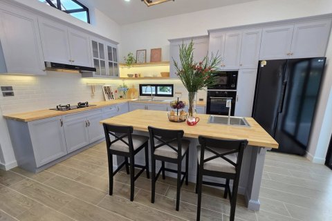 4 bedrooms House in Chiang Mai, Thailand No. 97571 8