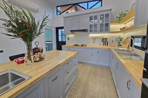 4 bedrooms House in Chiang Mai, Thailand No. 97571 6