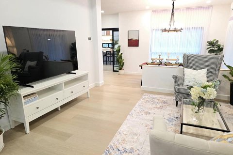 4 bedrooms House in Chiang Mai, Thailand No. 97571 10