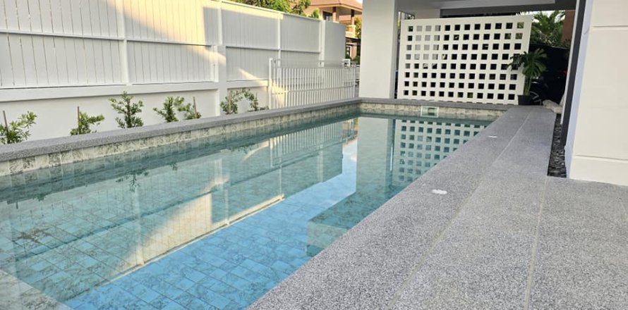 4 bedrooms House in Chiang Mai, Thailand No. 97571