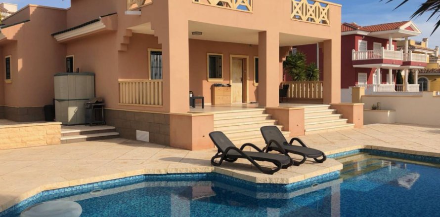 4 bedrooms Villa in Ciudad Quesada, Spain No. 111777