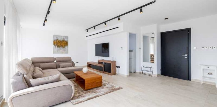 3 bedrooms Apartment in Limassol, Cyprus No. 103770