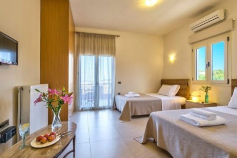 4 bedrooms Villa in Chania, Greece No. 24087 11