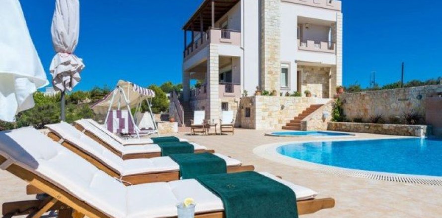 4 bedrooms Villa in Chania, Greece No. 24087